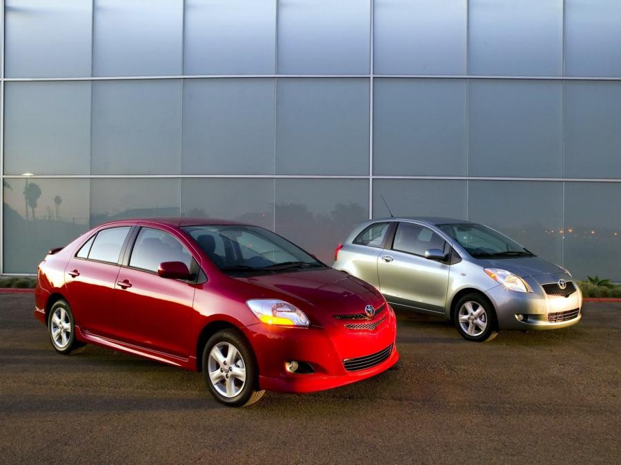  Toyota Yaris Sedan S 2007 года  (фото 7 из 14)